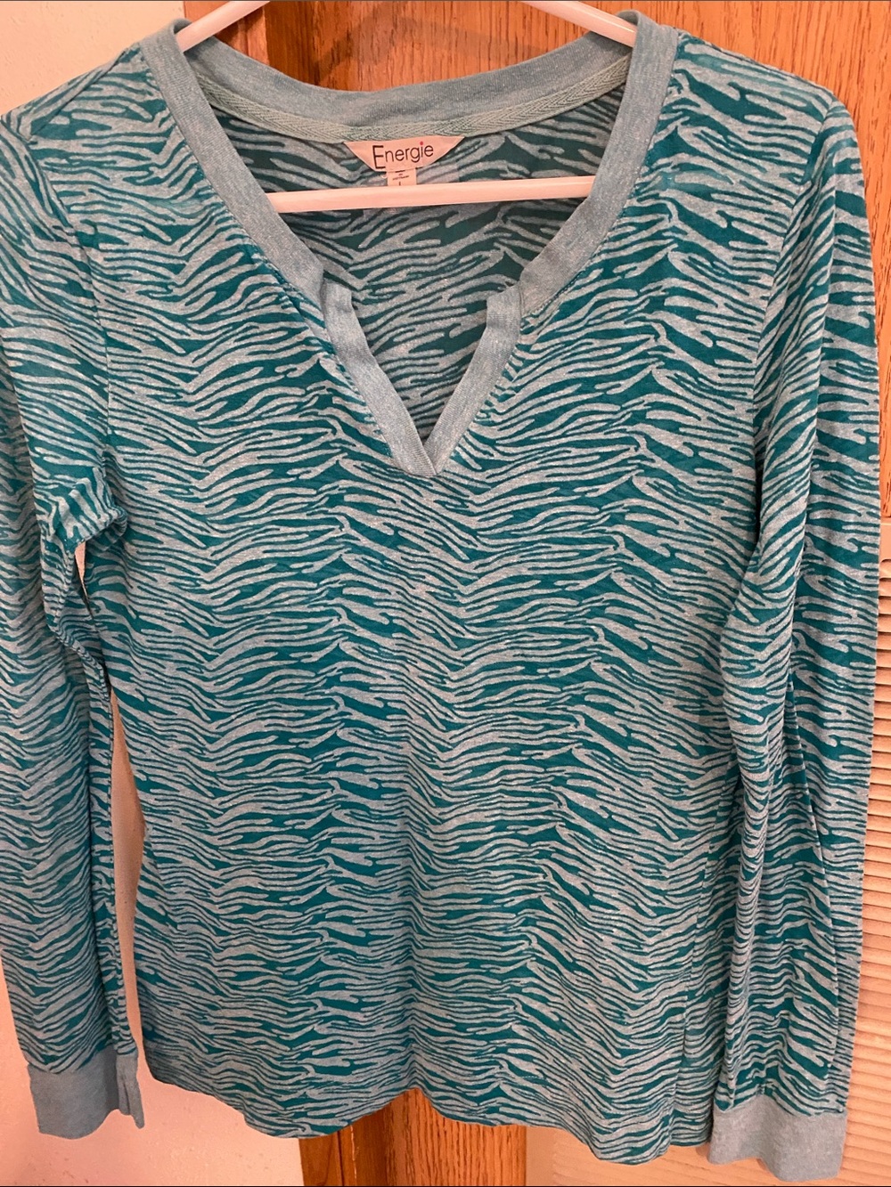 Energie Teal Animal-Print V-Neck Long Sleeve Top Med./Large Semi-Sheer Academia